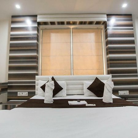 Hotel Fun City Navsari Exterior photo