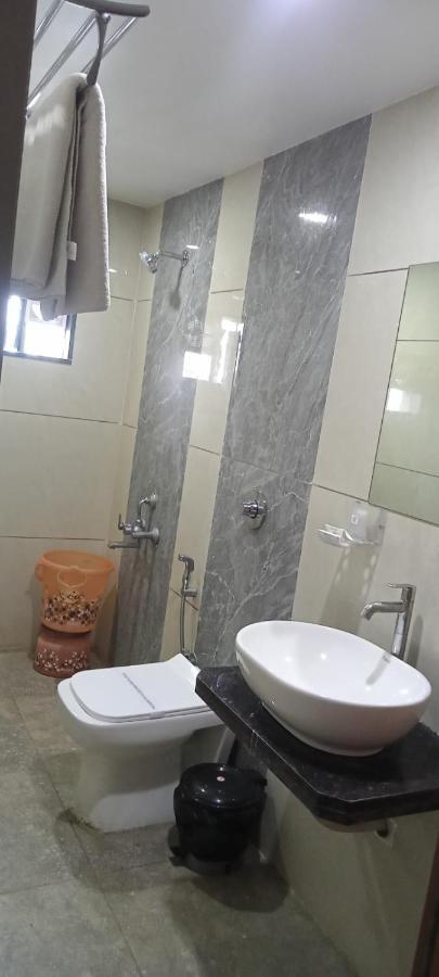 Hotel Fun City Navsari Exterior photo