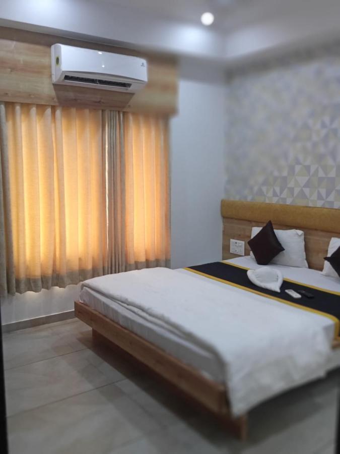 Hotel Fun City Navsari Exterior photo