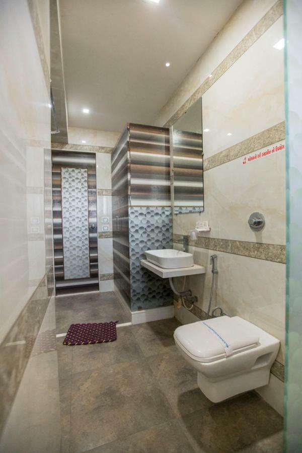 Hotel Fun City Navsari Exterior photo